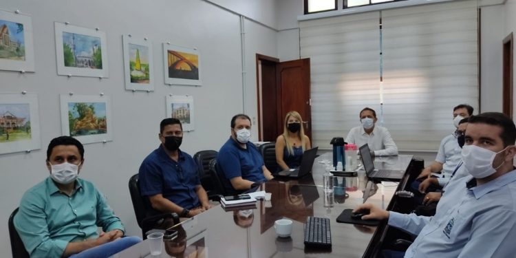 Foz do Iguaçu avança na desburocratização empresarial e é escolhida para projeto-piloto do Estado