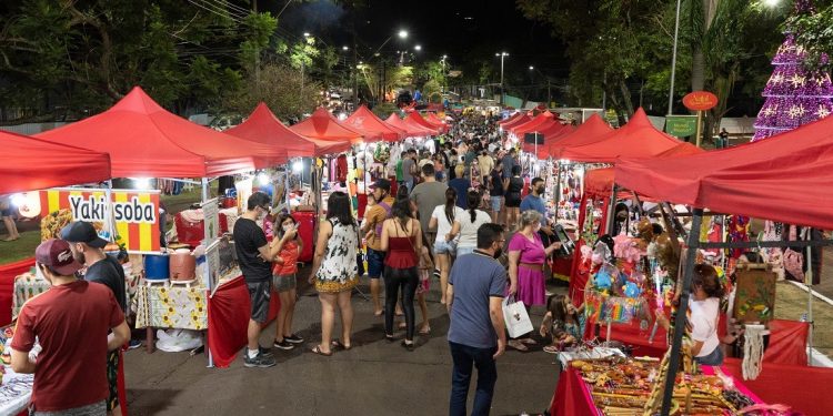 Feirinhas de Natal são parte da programação do Natal de Águas e Luzes