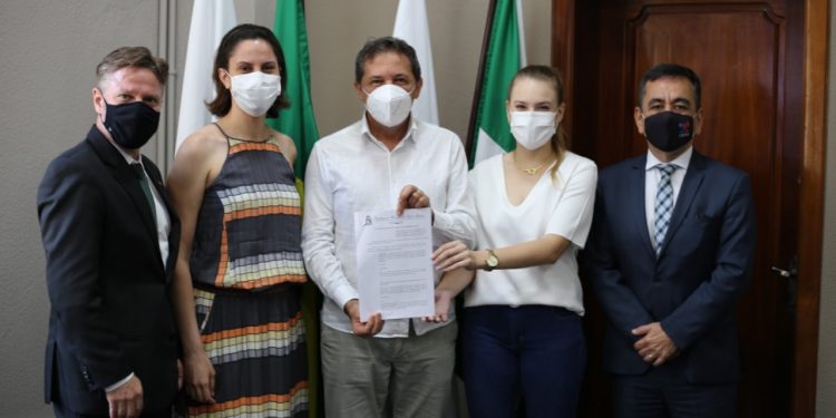 Prefeito sanciona lei que reduz ISSQN para autônomos em início de carreira