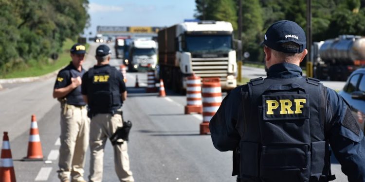 PRF encerra a Operação Natal 2021 no Paraná