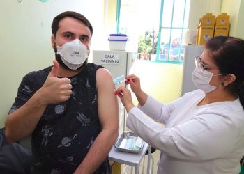 Foz tem campanha bem sucedida de vacinação contra covid e comemora os resultados