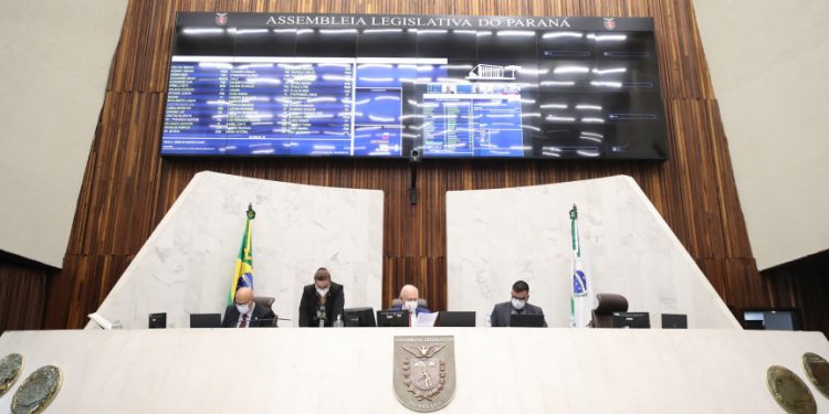 Assembleia aprova redução de multas e parcelamento de dívidas de impostos