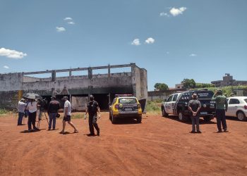 Corpo é encontrado carbonizado em prédio abandonado atrás da Rodoviária