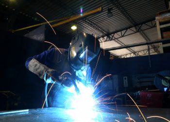 Paraná chega a 176 mil novos empregos em 2021, quarto melhor resultado do País