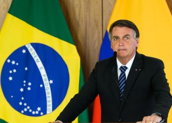 Decreto cria verbas para pagar Auxílio Brasil de R$ 400 em dezembro