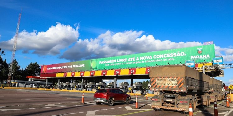 DER/PR assina contratos de conservação das rodovias estaduais do Anel de Integração