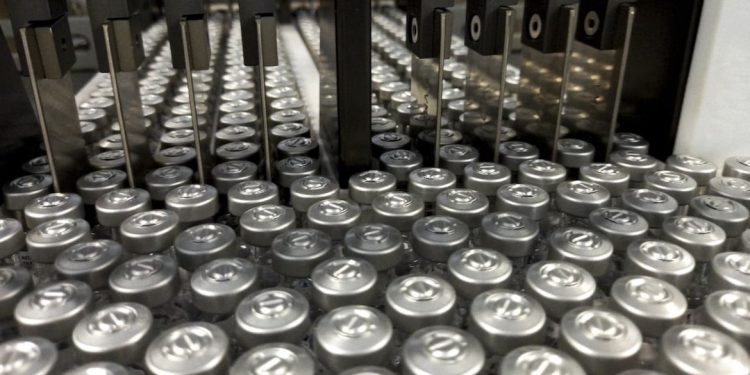 OMS diz que proteção de vacinas contra Covid-19 é de seis meses