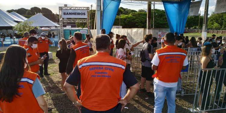 Pelo menos 15 pessoas foram encaminhadas à delegacia com exames falsos para entrar em show de Gustavo Lima