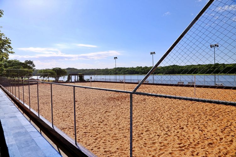 Itaipulândia rebate bombeiros e diz que ataque de piranhas também acontece em outras prainhas da região