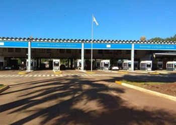 Aduana argentina é evacuada após caminhão derramar carga química