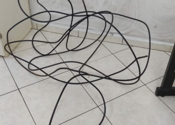 Dupla é presa com fios furtados do cabeamento subterrâneo da Avenida Brasil