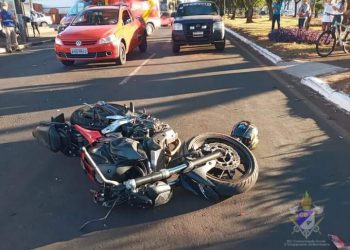 Rapaz morre ao colidir moto contra veículo na Avenida JK