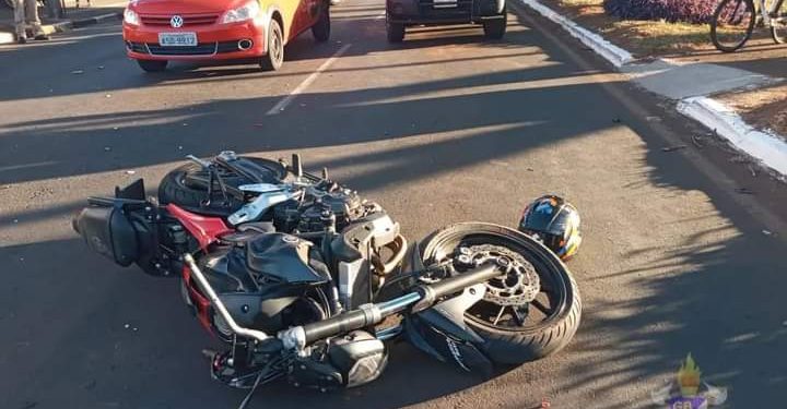 Rapaz morre ao colidir moto contra veículo na Avenida JK
