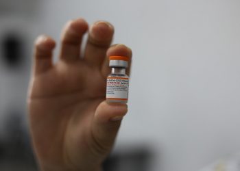 Crianças de 6 a 11 anos sem comorbidades podem receber vacina contra covid na segunda-feira (24)