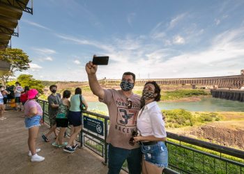 Turismo de Itaipu supera 2020 e atende 281,4 mil visitantes em 2021
