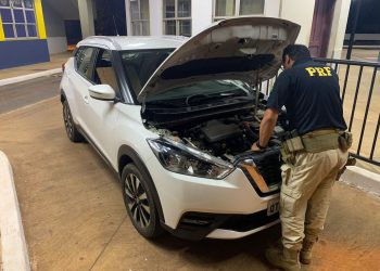 Carro é recuperado na Ponte da Amizade pela Polícia Rodoviária Federal
