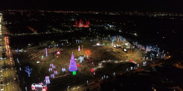 Natal de Águas e Luzes: hoje é o último dia para conferir a decoração no Gramadão e Praça da Paz