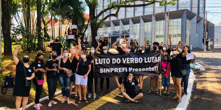 Sindicato convoca educadores municipais para três ações em frente à prefeitura nesta terça, 11
