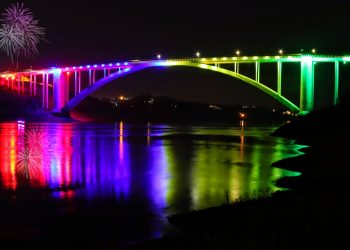 Últimos dias: iluminação cênica da Ponte da Amizade será encerrada no sábado, dia 15