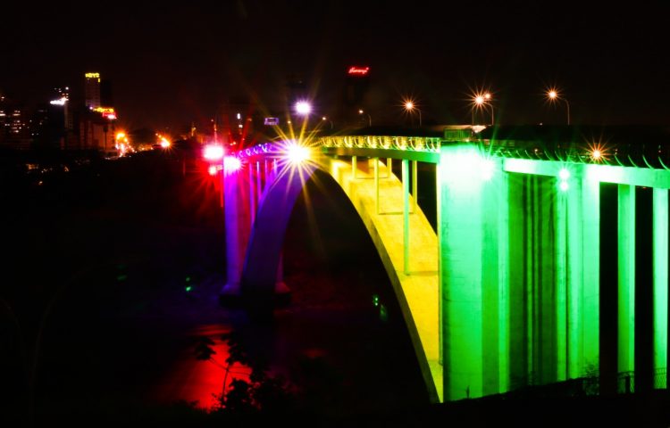 Últimos dias: iluminação cênica da Ponte da Amizade será encerrada no sábado, dia 15