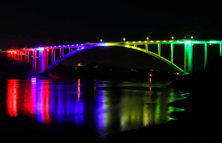 Últimos dias: iluminação cênica da Ponte da Amizade será encerrada no sábado, dia 15