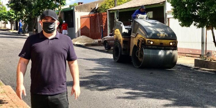 Pavimentação asfáltica chega ao Jardim Itália na região Leste de Foz
