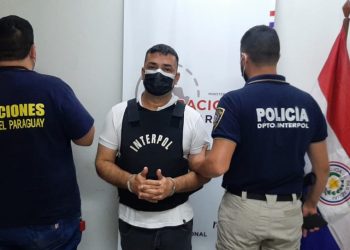 Paraguaio acusado de fornecer armas ao Comando Vermelho é extraditado para o Brasil