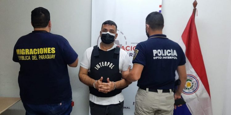 Paraguaio acusado de fornecer armas ao Comando Vermelho é extraditado para o Brasil