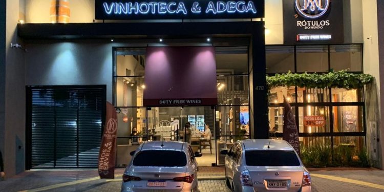 Especializada em vinho, terceira free shop de Foz inaugura nesta sexta, 21
