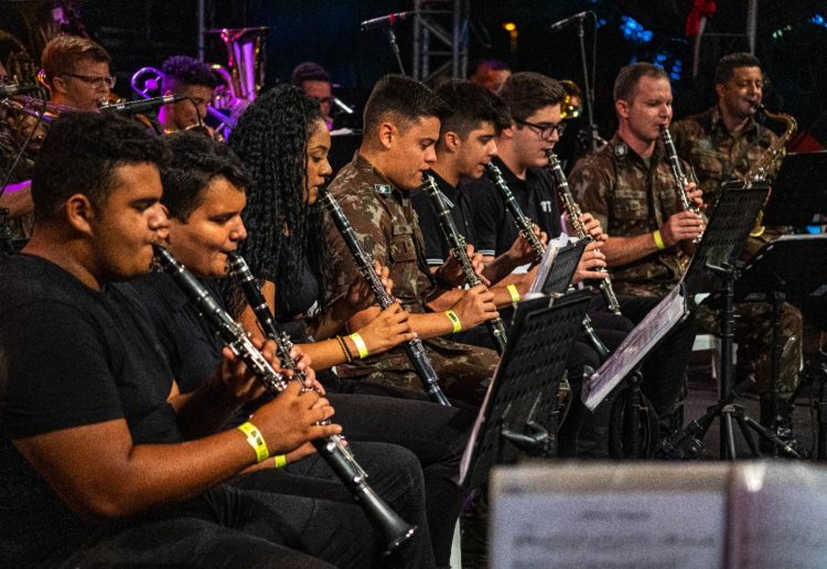 Natal de Águas e Luzes é aprovado por mais de 90% do público, indica pesquisa