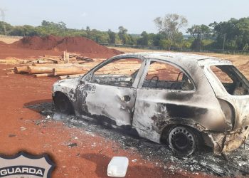 Veículo possível de furto/roubo é encontrado incendiado no Três Lagoas