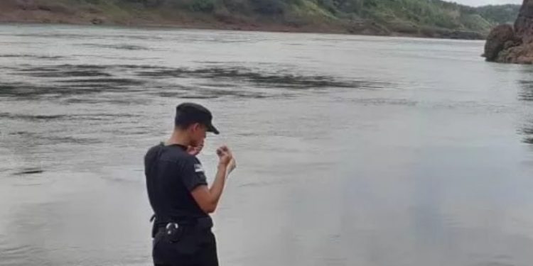 Corpo é encontrado boiando na margem argentina do Rio Paraná