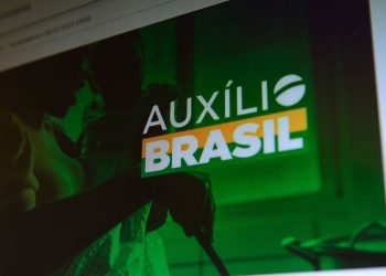 Caixa paga Auxílio Brasil a cadastrados com NIS final 8