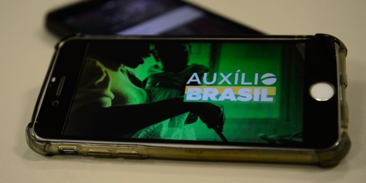 Caixa paga Auxílio Brasil a cadastrados com NIS final 6