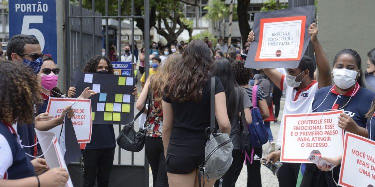 Reaplicação do Enem tem hoje segundo dia de provas