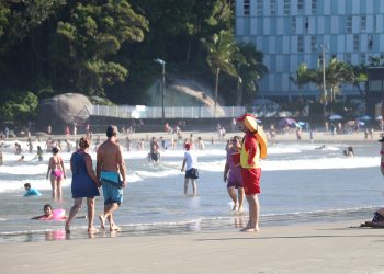 Paraná fecha 1º mês da temporada com redução nos casos de afogamento