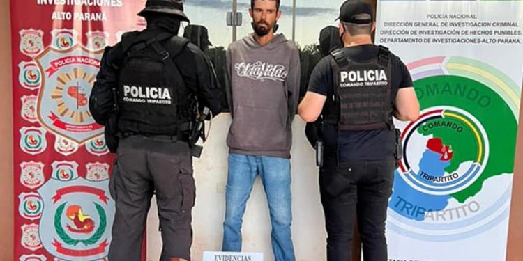 Acusado de matar policial do BPFron e mais dois civis é entregue à PF pela Ponte da Amizade
