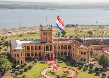 Fissura no prédio histórico do governo do Paraguai mostra força do ataque brasileiro à Assunção