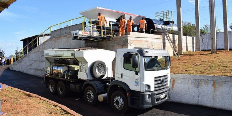 Surto de Covid-19 na Usina de Asfalto atrasa cronograma de asfaltamento em Foz