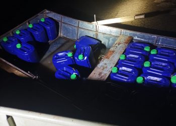 BPFron apreende 20 litros de agrotóxicos contrabandeados no Lago de Itaipu