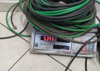 Homem é flagrado logo após furtar fios de energia na Vila A