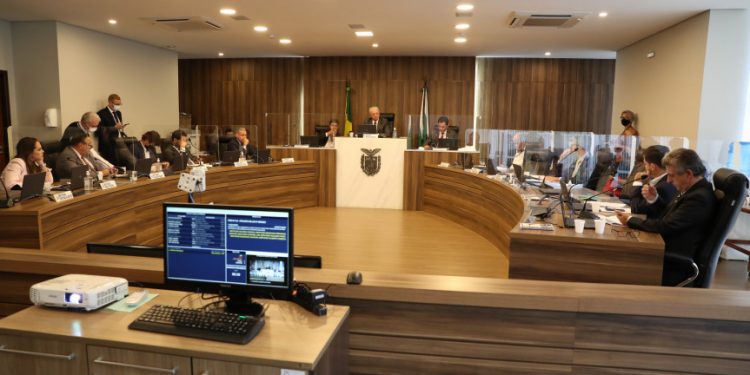 CCJ da Assembleia aprova constitucionalidade de proibição do passaporte da vacina