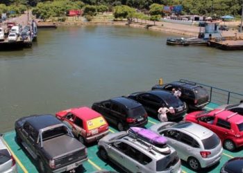 Motoristas aguardam mais de 3 horas para fazer travessia em Guaratuba