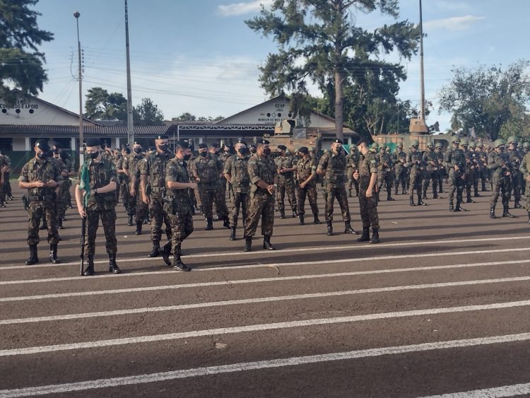 Nos 90 anos do BIMec, presidente da Soamar recebe título de ‘Amigo de Batalhão’