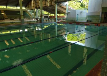Em pleno verão, piscinas do município estão sem manutenção