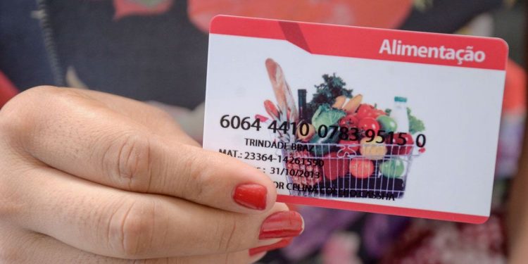 Governo extingue contribuição previdenciária sobre tíquete-alimentação