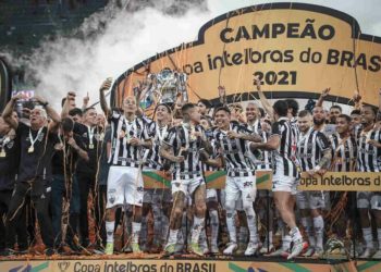Confira os maiores campeões nacionais do Brasil