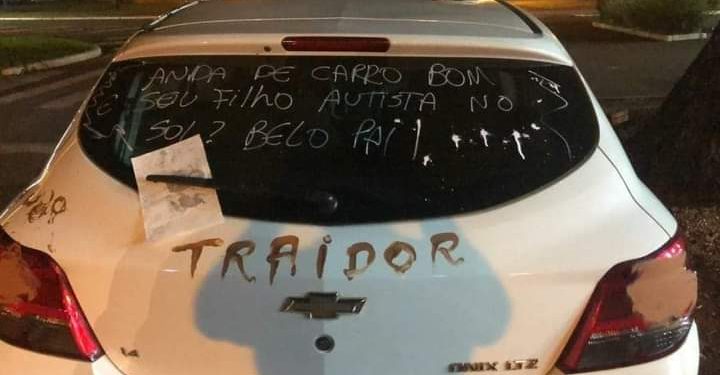 No Paraná, mulher vandaliza carro de marido após descobrir suposta traição