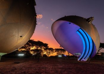 Itaipu se ilumina de azul pelo Dia Mundial do Câncer