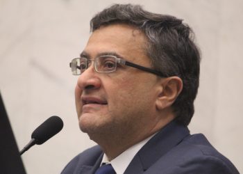 Deputados vão investigar ferry-boat de Guaratuba